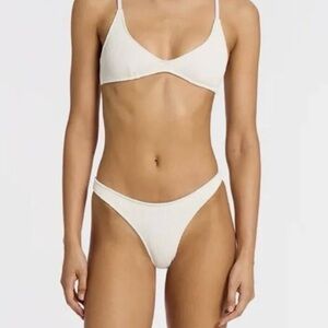 Triangl Maia set in white